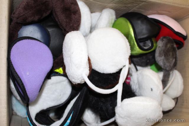 Lot 34 CACHES - Oreilles T. U