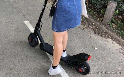 Donne trotinette électrique