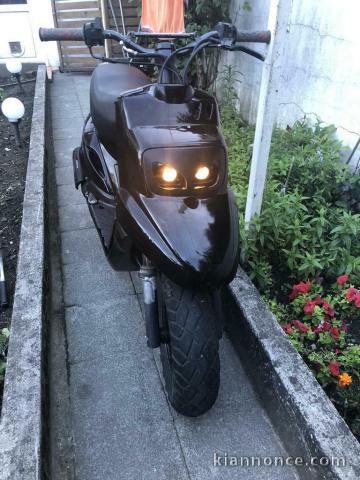 scooter mbk en état propre